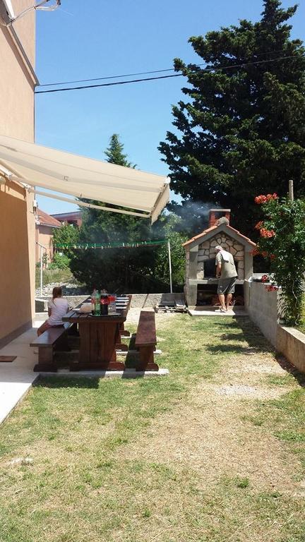 Apartament Njofra Banj Zewnętrze zdjęcie