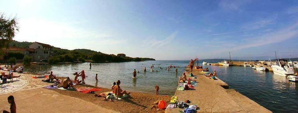 Apartament Njofra Banj Zewnętrze zdjęcie